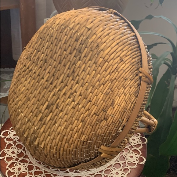 “Baskets Etc.” Original Basket With Handle    NWOT - Picture 6 of 6